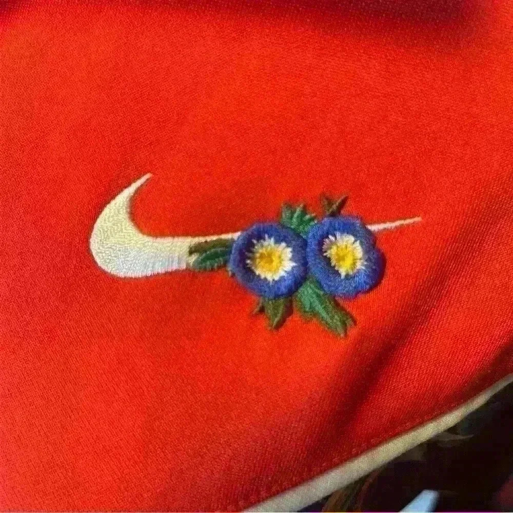 Nike Cropped Track Jacket in Jungle and Red Size M - Picture 4 of 6